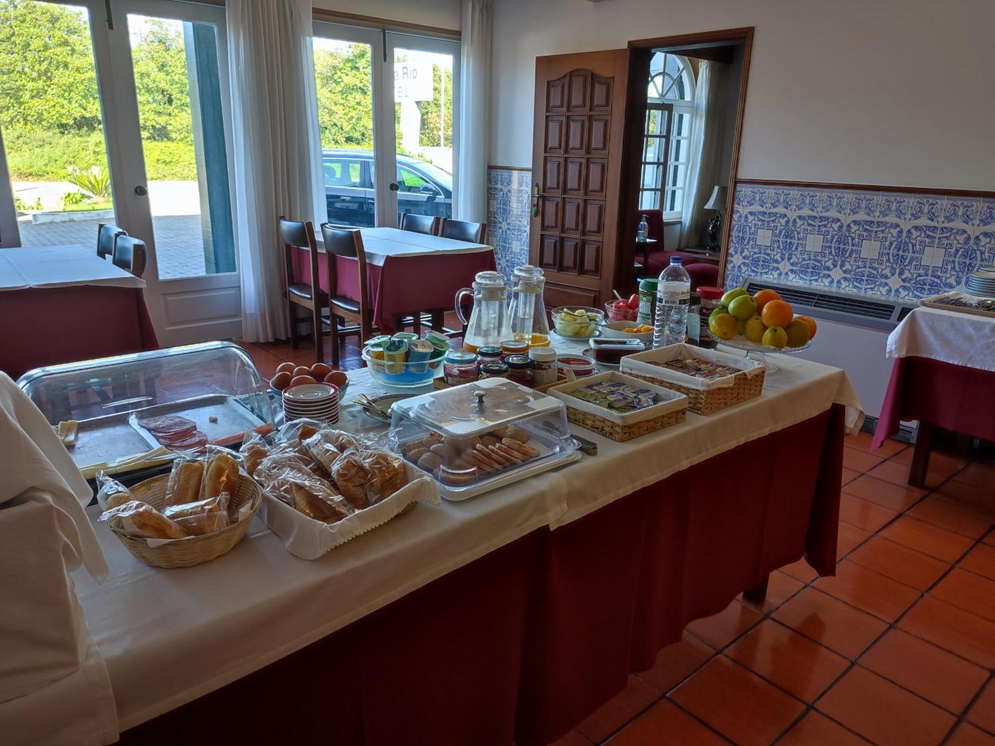 Hotel Mira Rio Еспосенде Екстериор снимка